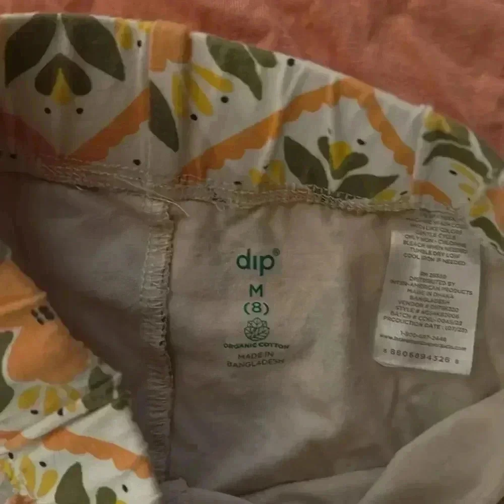 Girls size 8 leggings and tee